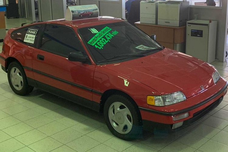 Honda CRX Si hon 30 tuoi, chay hon 1,6 trieu km van... “con zin“