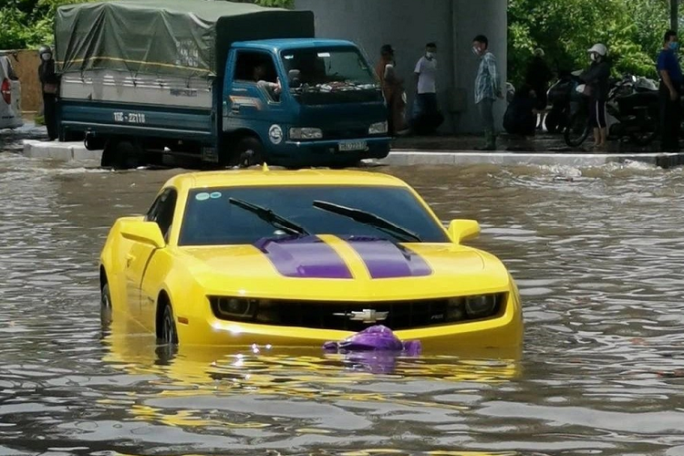 Chevrolet Camaro bac ty 