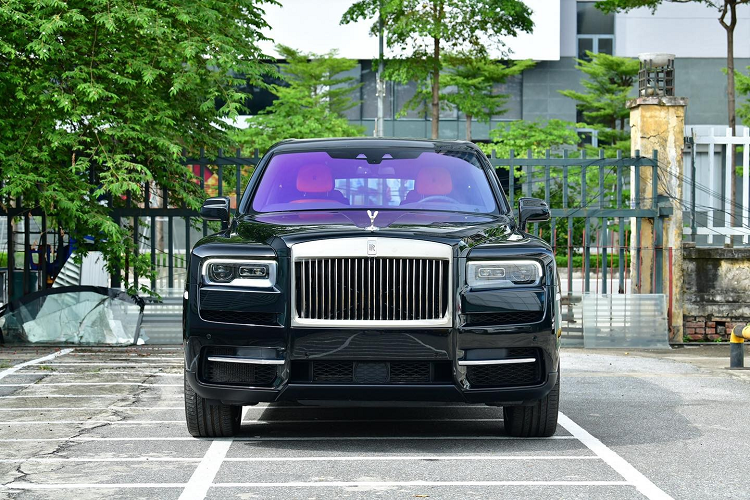 “Soi” Rolls-Royce Cullinan hang hiem, khong duoi 30 ty tai Viet Nam