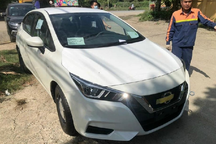 Nissan Almera gia 469 trieu tai Viet Nam, cat bo nhieu trang bi