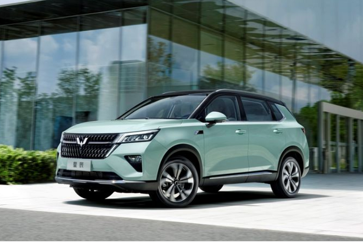 Wuling Asta 2021 moi - crossover sieu re chi 245 trieu dong