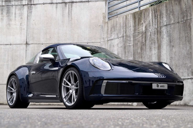 Ngam Porsche 911 Targa so huu goi do than rong doc nhat the gioi