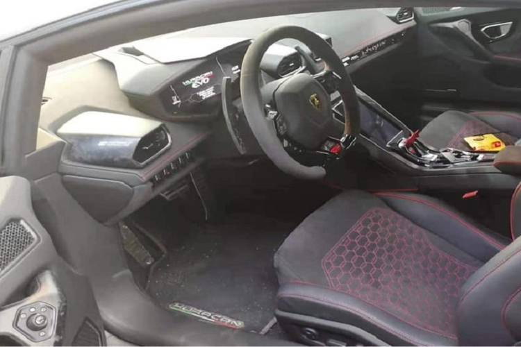 Lamborghini Huracan EVO khong duoi 15 ty tai Viet Nam lo noi that-Hinh-5