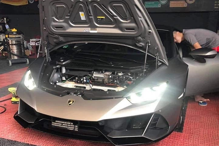 Lamborghini Huracan EVO khong duoi 15 ty tai Viet Nam lo noi that