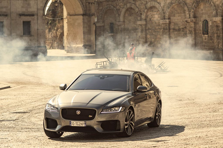 Jaguar XF lan dau ket hop voi diep vien 007 trong “No Time To Die’“-Hinh-4