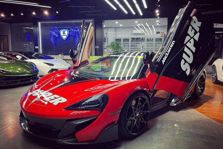 McLaren 570S hon 12 ty dien ao moi 