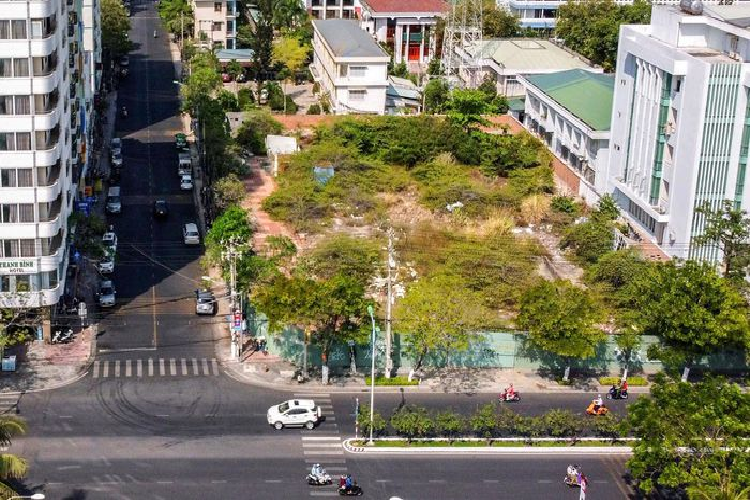 Hang loat khu 'dat vang' bi bo hoang o Nha Trang-Hinh-4