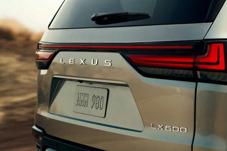 “Chuyen co mat dat” Lexus LX 2022 he lo nhung hinh anh dau tien