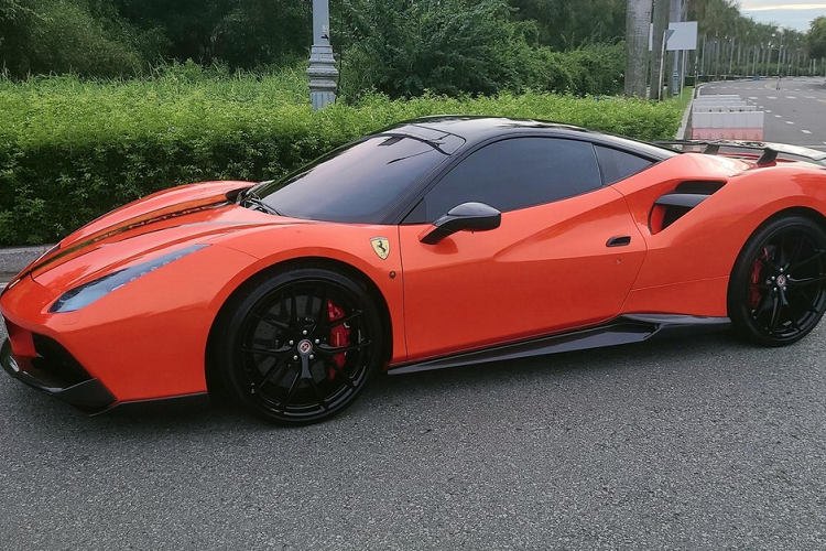 Dai gia Sai Gon dau long vi Ferrari 488 GT “trum men