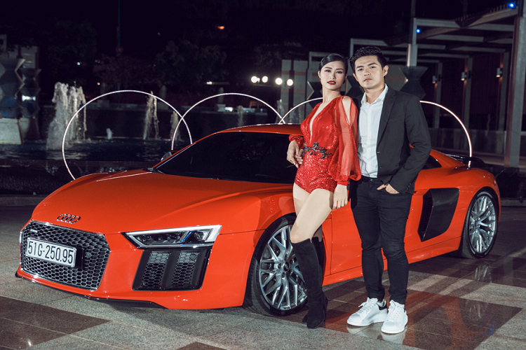 Nhin lai sieu xe Audi R8 V10 Plus cua Dong Nhi va Ong Cao Thang