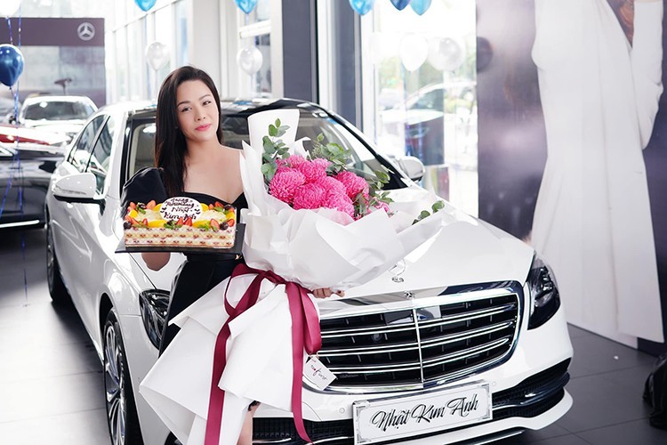 Nhat Kim Anh so huu Range Rover va Mercedes-Benz S450L bac ty-Hinh-10