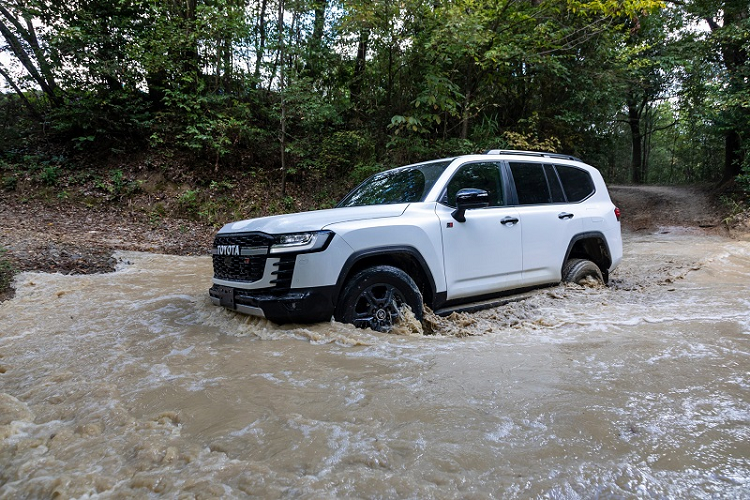 Xem Toyota Land Cruiser 2022 