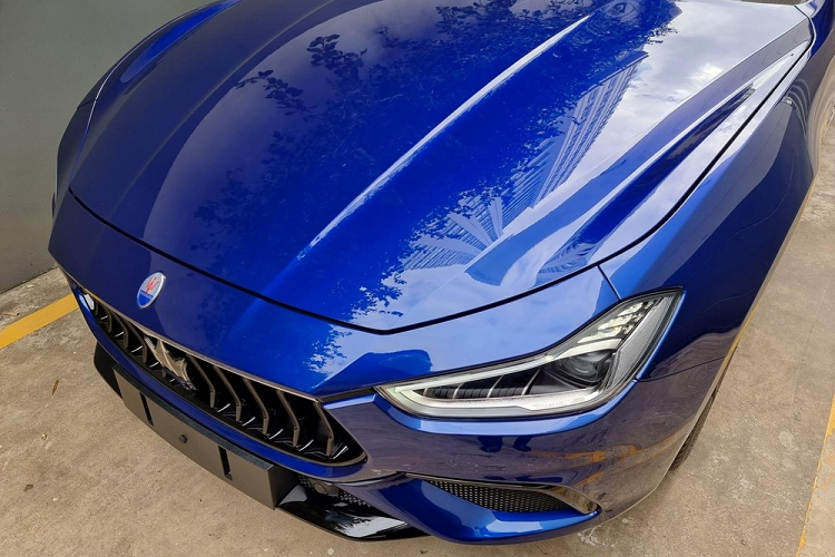 Can canh Maserati Ghibli Hybrid moi, gan 6 ty dong o Viet Nam-Hinh-3