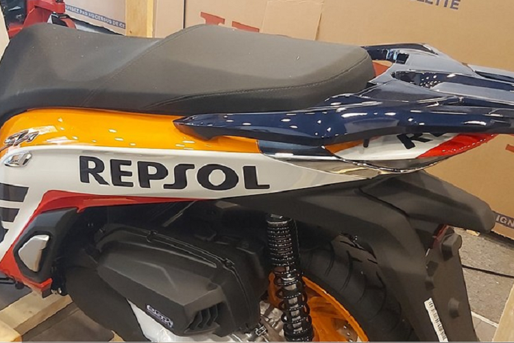 Honda SH350i Repsol 400 trieu ve Viet Nam, dat hon Vinfast Fadil-Hinh-3