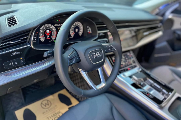 Vua chay Audi Q8 2021, dai gia Sai thanh 