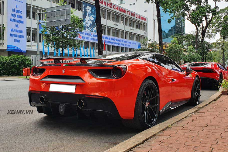 Ngam Ferrari 488 GTB do Novitec Rosso 