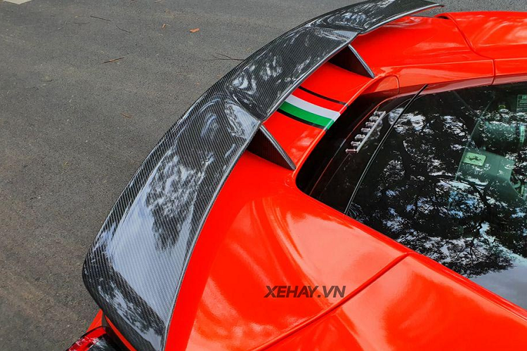 Ngam Ferrari 488 GTB do Novitec Rosso 