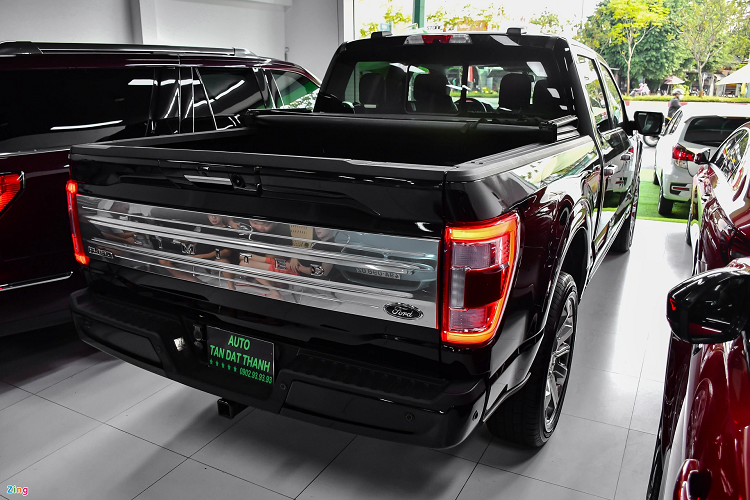 Ford F-150 Limited 2022 dau tien ve Sai Gon, chao ban 5,2 ty-Hinh-3