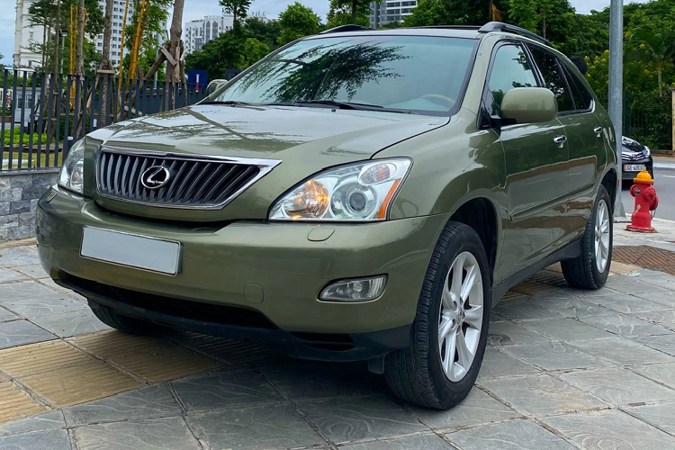 Chi tiet Lexus RX350 hang sang chi 599 trieu dong tai Ha Noi