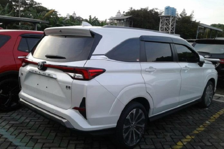Toyota Veloz 2022 - phien ban the thao cua Avanza gia re lo dien-Hinh-3