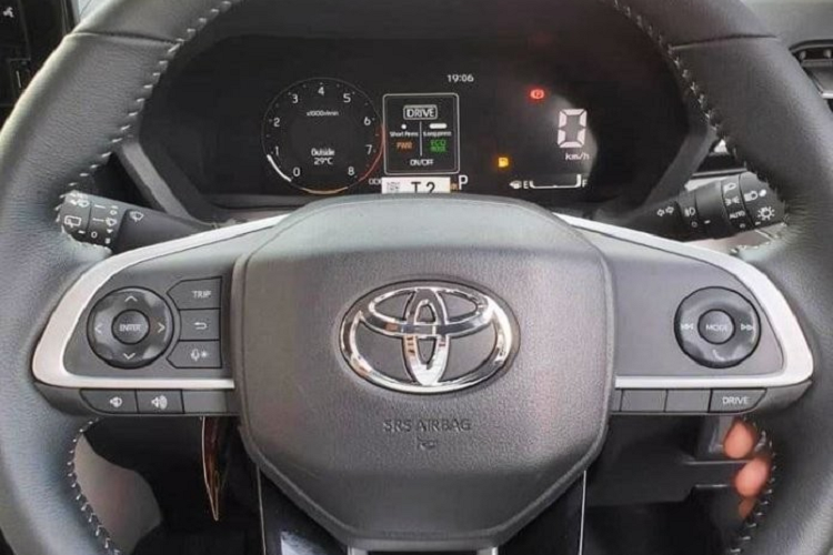 Toyota Veloz 2022 - phien ban the thao cua Avanza gia re lo dien-Hinh-7