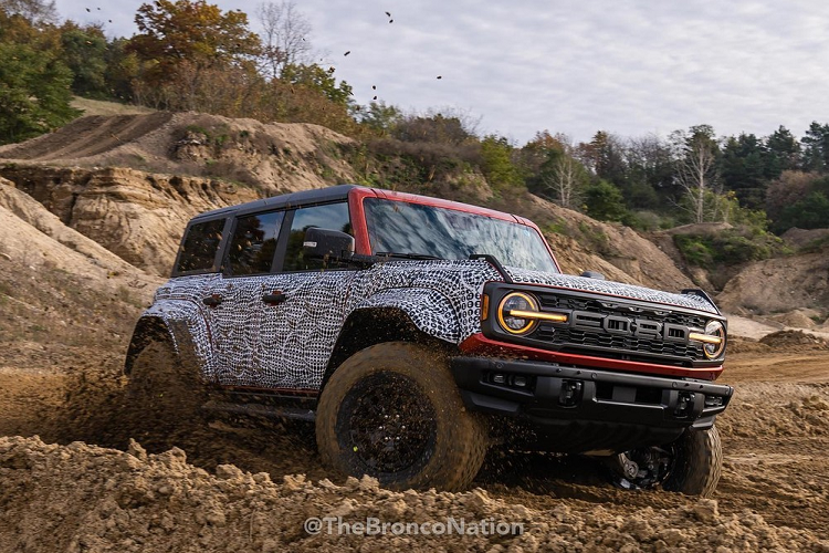 Ford Bronco Raptor 2023 lo dien, se dung dong co EcoBoost 3.5L?