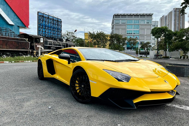 Lamborghini Aventador SV gia re, hon 13 ty dong cho dai gia Viet-Hinh-10