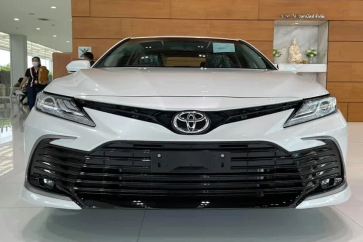 Can canh Toyota Camry 2022 tu 1 ty dong, sap ve Viet Nam-Hinh-2