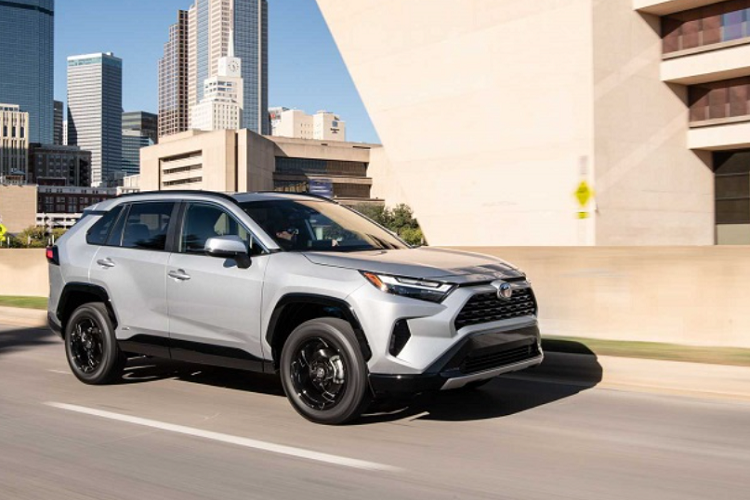 Toyota RAV4 2022 co them ban SE hybrid tiet kiem xang