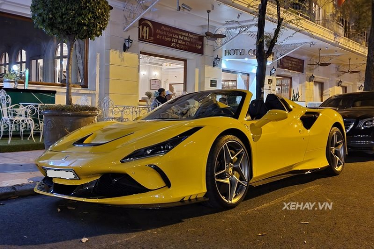 Ngam Ferrari F8 Spider hon 20 ty “do” Novitec doc nhat Viet Nam