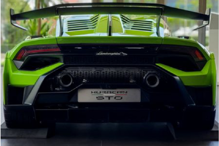 Lamborghini Huracan STO chinh hang tiep tuc cap ben Campuchia-Hinh-4