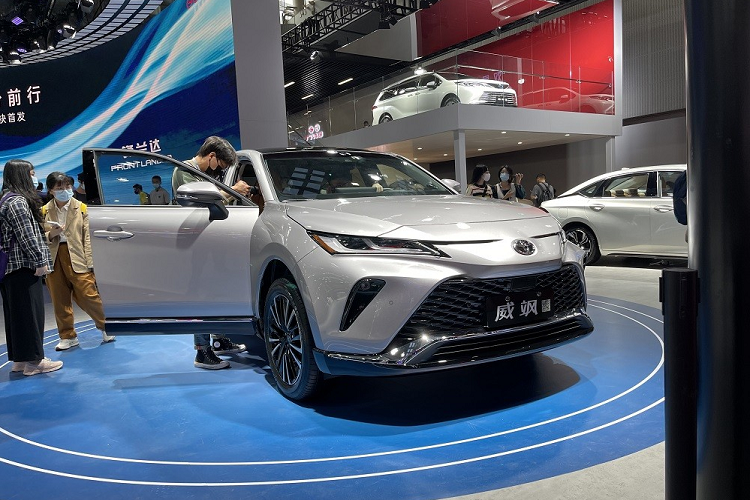 Toyota Venza 2022 moi chinh thuc ra mat, 