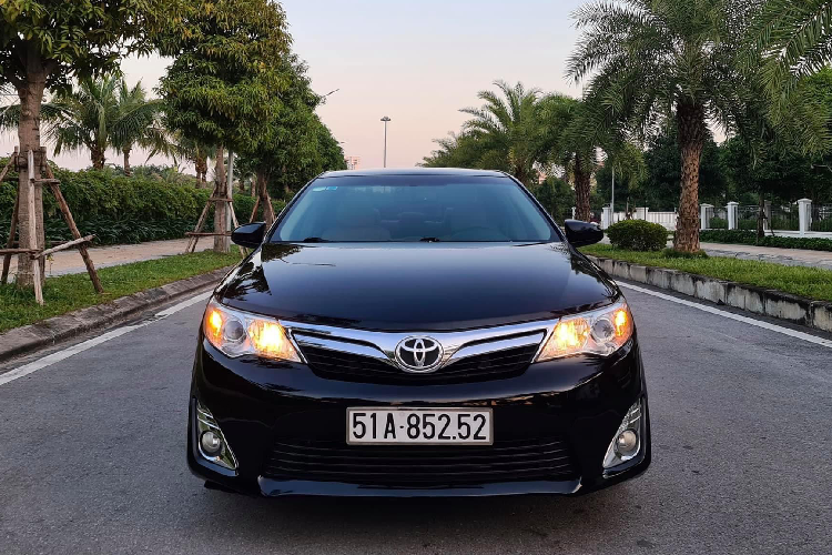 Toyota Camry 2014 chay chan, ban dat ngang “Mec” E cung doi-Hinh-11