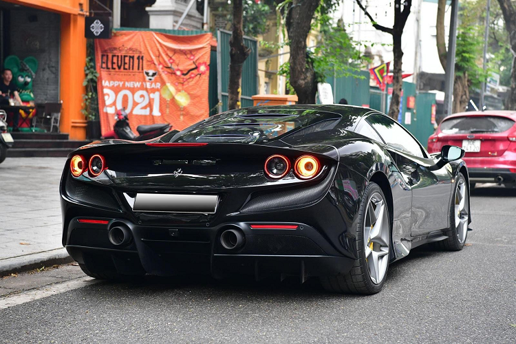 Ferrari F8 Tributo hon 20 ty, mau doc nhat Viet Nam len san xe cu-Hinh-9