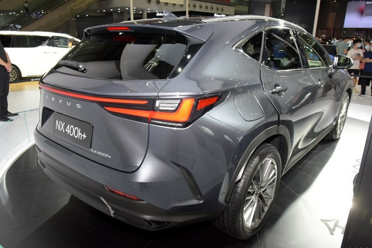 Can canh Lexus NX 400h+ 2022 