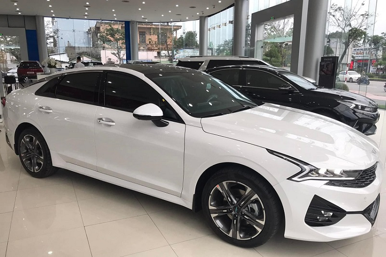 Kia K5 GT-Line 2022 trang bi “ngap rang”, chi 1,029 ty tai Viet Nam-Hinh-6