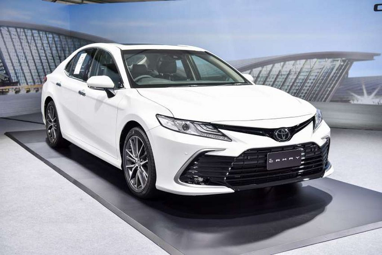 Toyota Camry 2022 “ruc rich” ve Viet Nam, them nhieu trang bi hot-Hinh-3