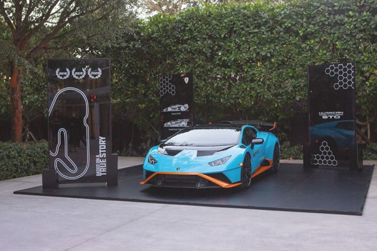 Lamborghini Huracan STO tai Bao tang Nghe thuat Duong dai Miami