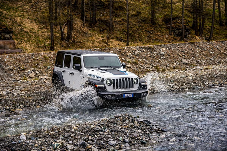 Jeep Wrangler 2022 plug-in hybrid sap ban tai Chau Au-Hinh-5