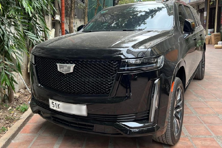 Hoang Kim Khanh mang “can ve” Cadillac Escalade chuc ty ra Ha Noi