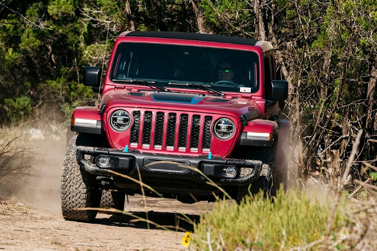 Jeep Wrangler mau huong “ban chay nhu tom tuoi