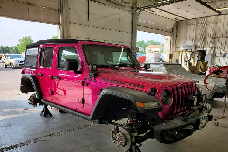 Jeep Wrangler mau huong “ban chay nhu tom tuoi