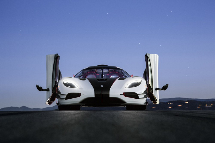 Koenigsegg One:1 hon 230 ty 