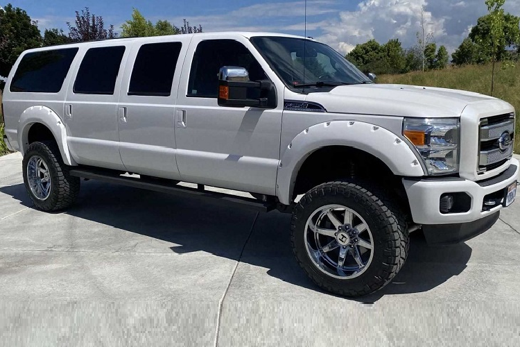 Ford F-250 do 6 cua phong cach limousine rao ban 1,38 ty dong-Hinh-7