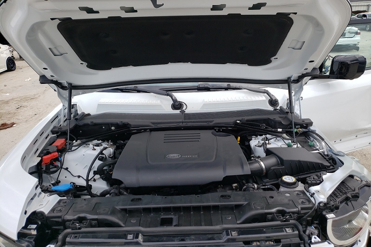 Land Rover Defender rung banh truoc rao ban chi 473 trieu dong-Hinh-4