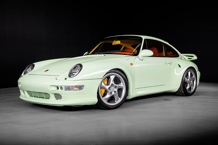 Nội thất Porsche 911 Turbo S 1998 làm gai mắt dân chơi xe cổ