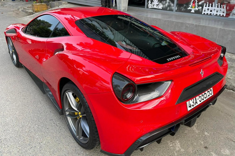 Ferrari 488 GTB hon 10 ty, bien 