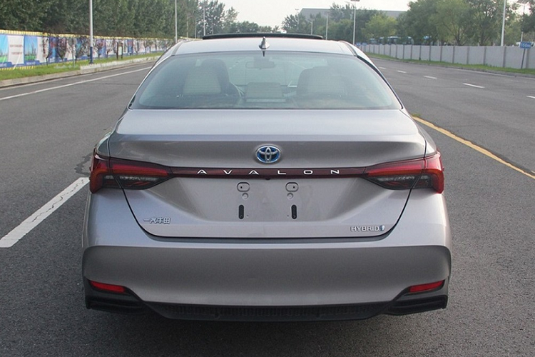 Chiec Toyota Avalon 2022 