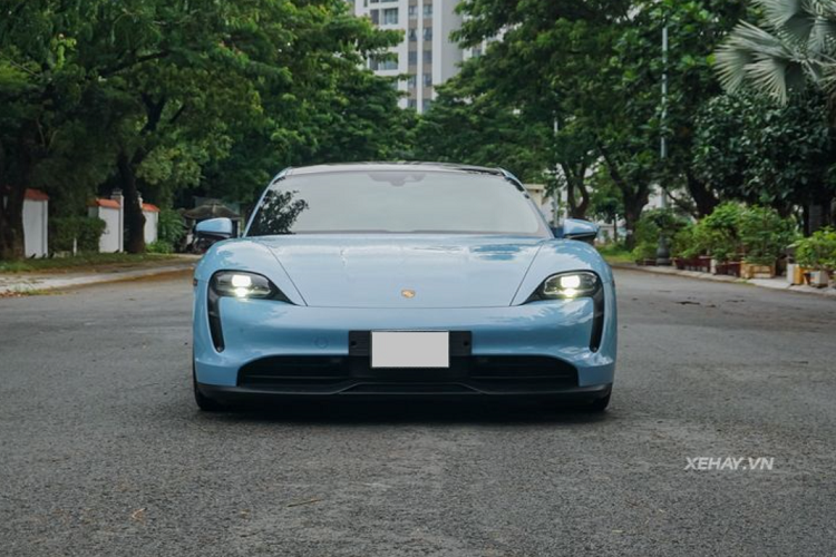 Porsche Taycan gan 6 ty mau Frozen Blue Metallic 