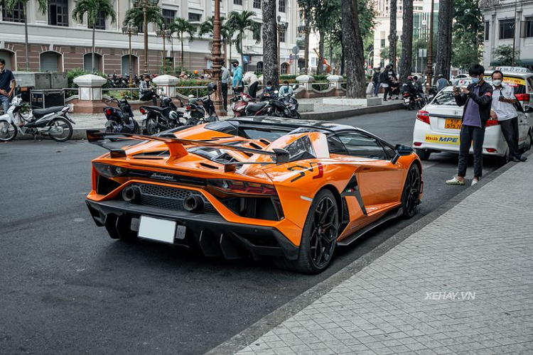 Lamborghini Aventador SVJ Roadster hon 50 ty lan banh o TP HCM-Hinh-6